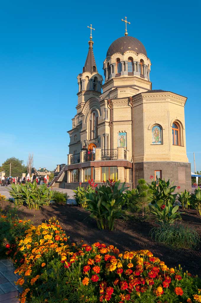 храм архистратига Михаила в Донецке